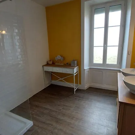 Grand Familial 5 A Ally, Dans Le Cantal A Cote De Salers 度假居 Ally (Cantal)