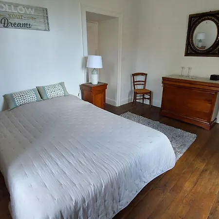 度假居 Grand Familial 5 A Ally, Dans Le Cantal A Cote De Salers Ally (Cantal)