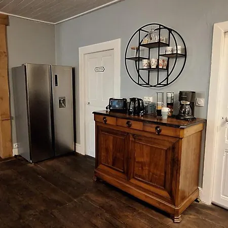 度假居 Grand Familial 5 A Ally, Dans Le Cantal A Cote De Salers